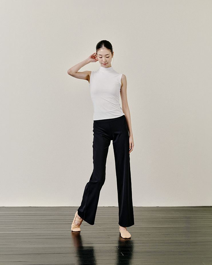 Sleeveless high neck T-shirt [White] Korea