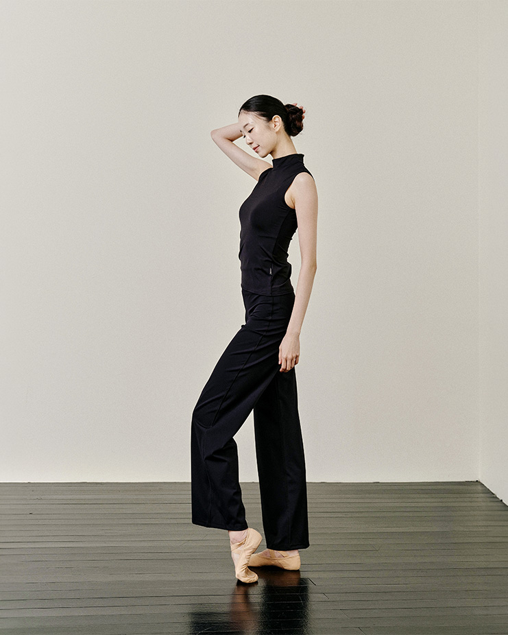 High-waist Straight Pants [Black] Korea