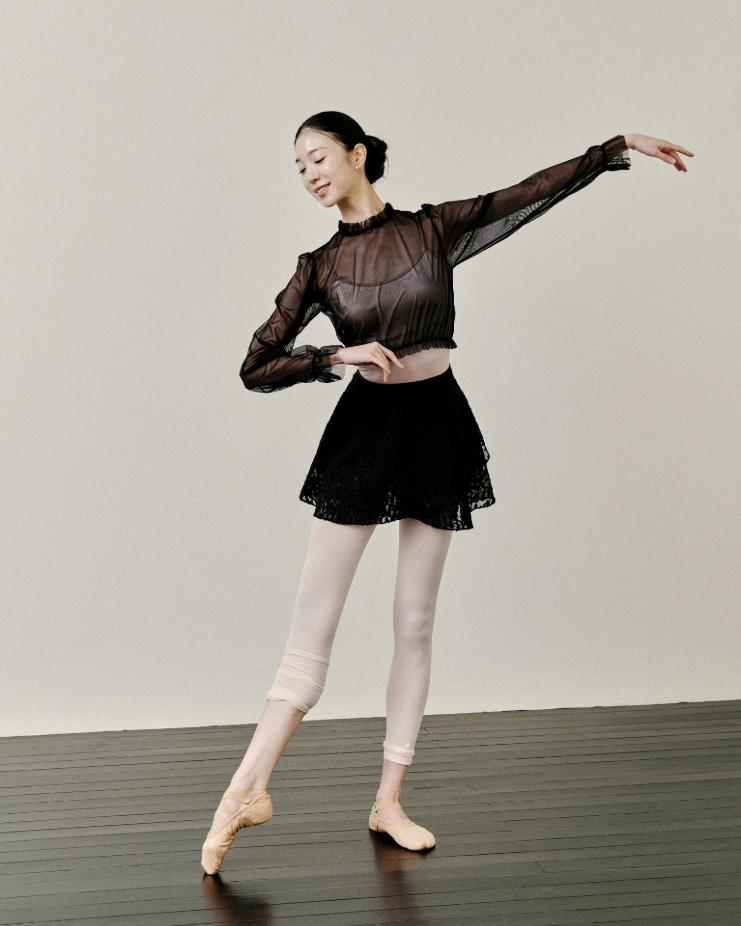 Adeline Shirring Mesh Top [Black]
